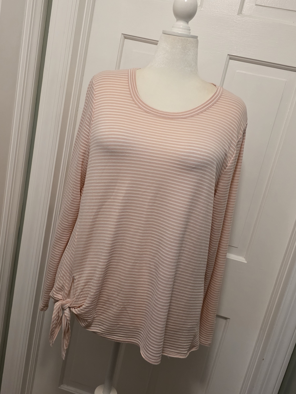 bobeau Light Pink & White Striped Long-Sleeve Tie-Hem Top